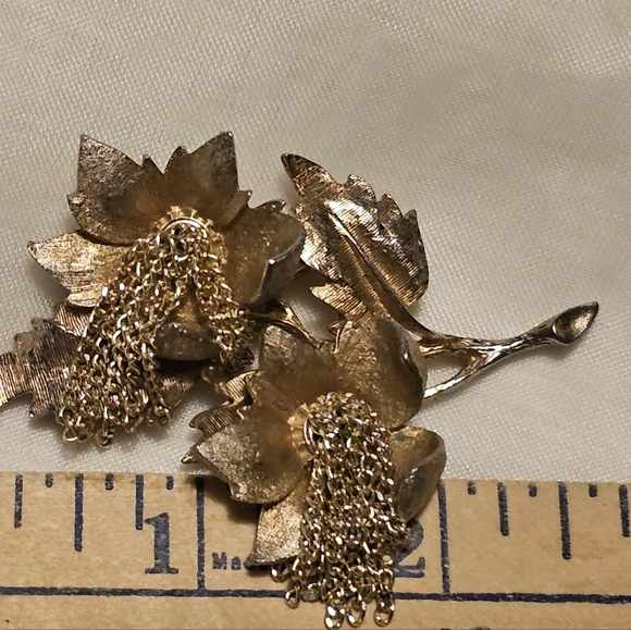 VTG HAR Hargo Double Flower Dangle Chain Tassells Goldtone 2.5" Brooch Pin - Picture 10 of 12